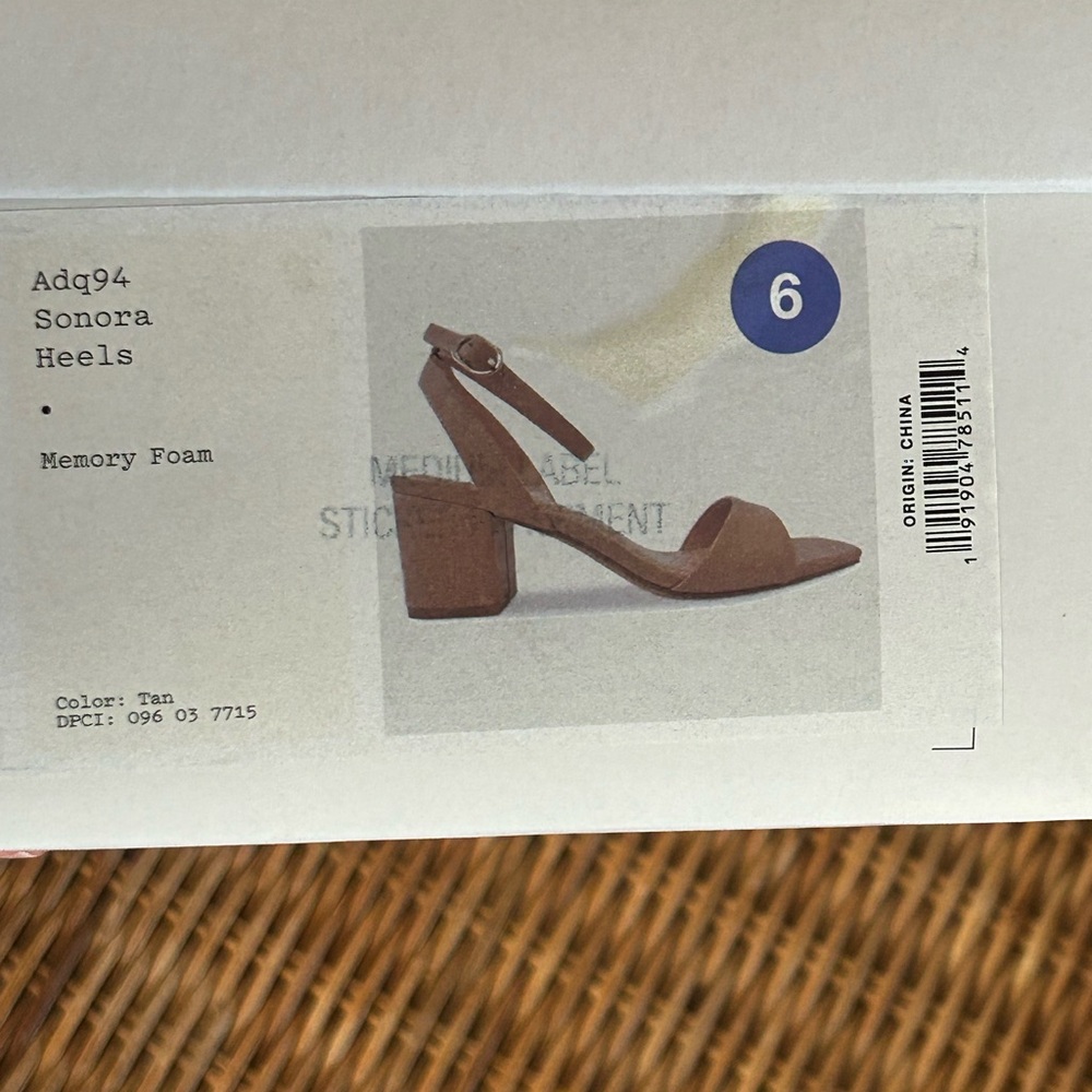 NWT New Day Sonora shoes Wom Sz 6 Tan open toe w strap, mem foam, Wedding, Proms - Picture 6 of 10